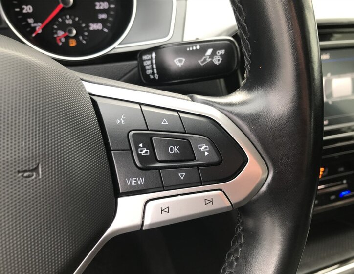 Volkswagen Passat Sedan / Limuzína 1,5 l 110 kw