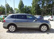 Volkswagen Tiguan 8