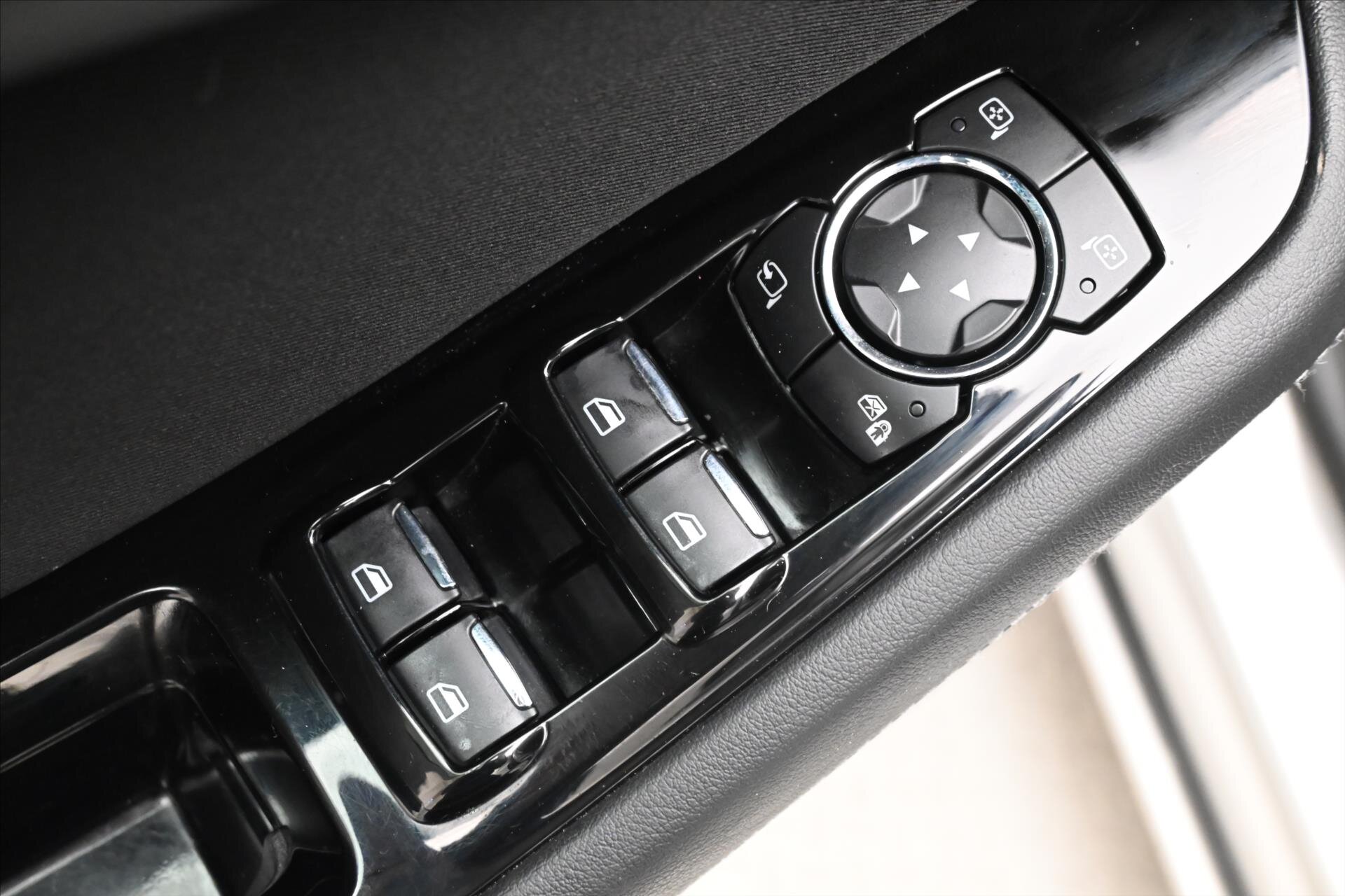 Ford S-MAX MPV 2,5 l 110 kw