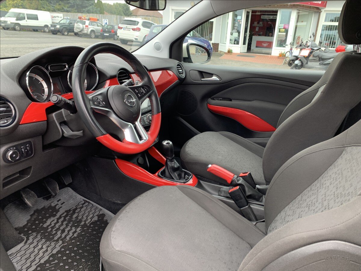 Opel Adam Hatchback 1,4 l 64 kw