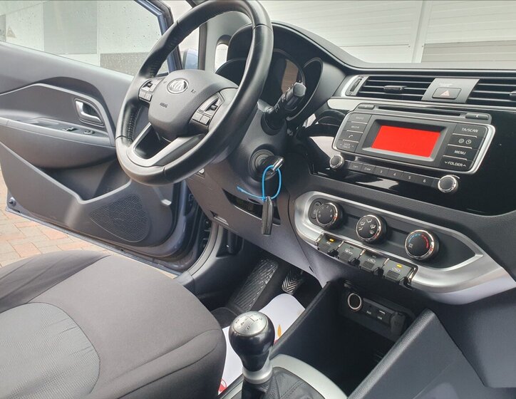 KIA Rio 22