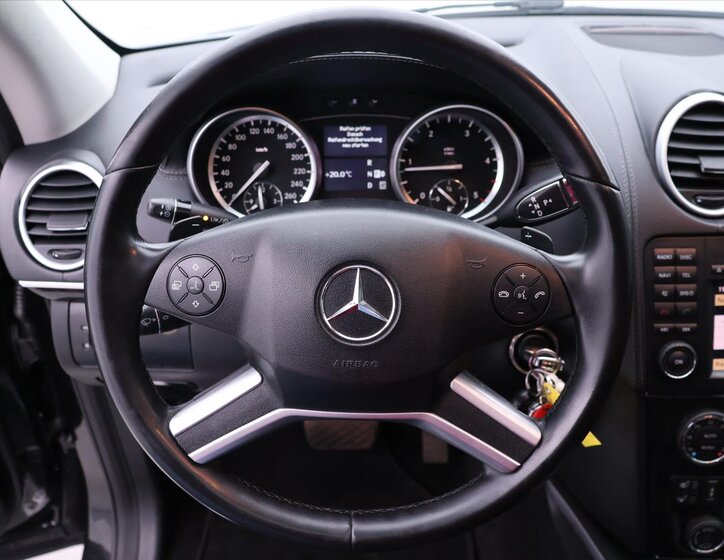 Mercedes-Benz GL SUV 3,0 l 155 kw