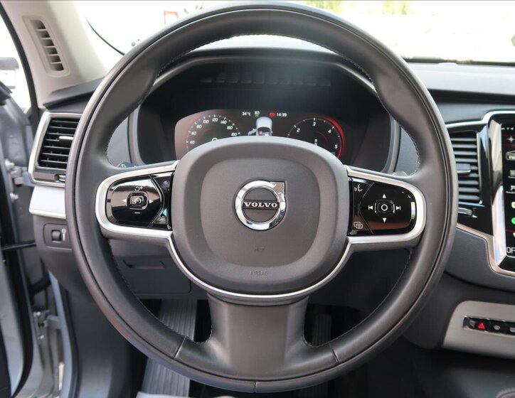 Volvo XC90 SUV / Terénní 2,0 l 173 kw