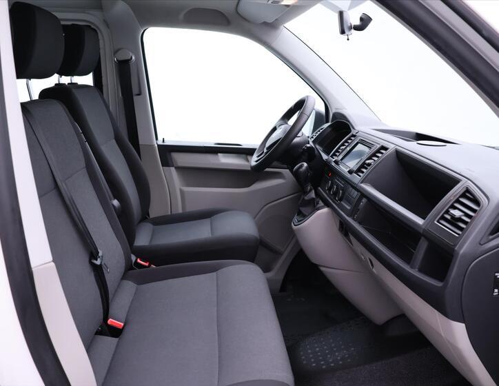 Volkswagen Transporter 11