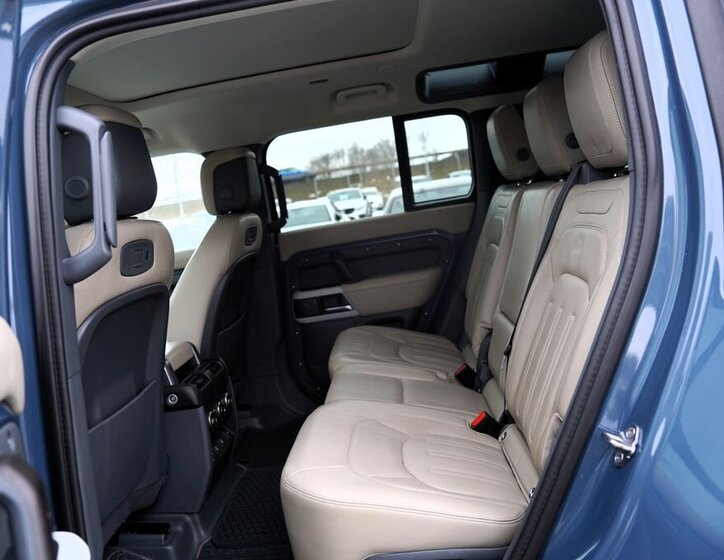 Land Rover Defender SUV 3,0 l 294 kw