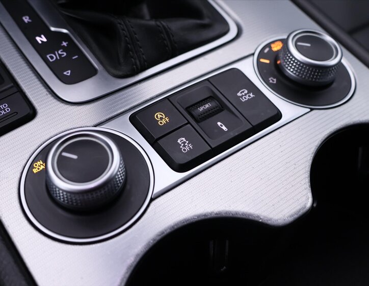 Volkswagen Touareg SUV / Terénní 3,0 l 193 kw