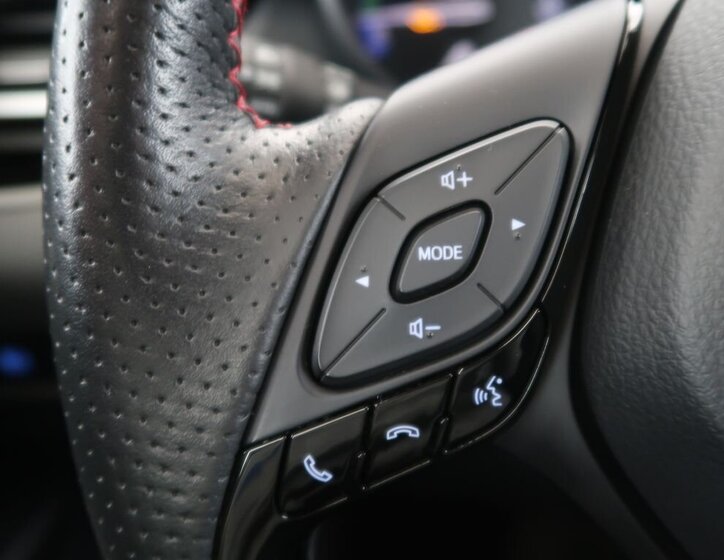 Toyota C-HR SUV 2,0 l 112 kw