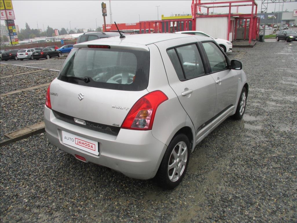 Suzuki Swift Hatchback 1,3 l 67 kw