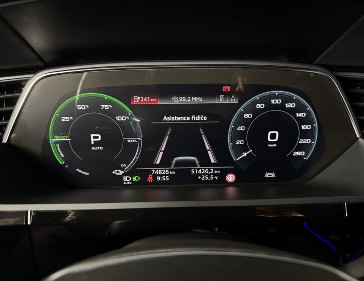 Audi e-tron SUV / Terénní 0,0 300 kw