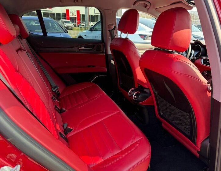 Alfa Romeo Stelvio SUV / Terénní 2,0 l 206 kw