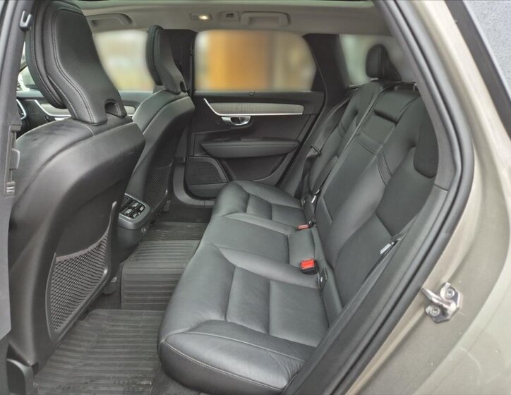 Volvo V90 Kombi 2,0 l 145 kw