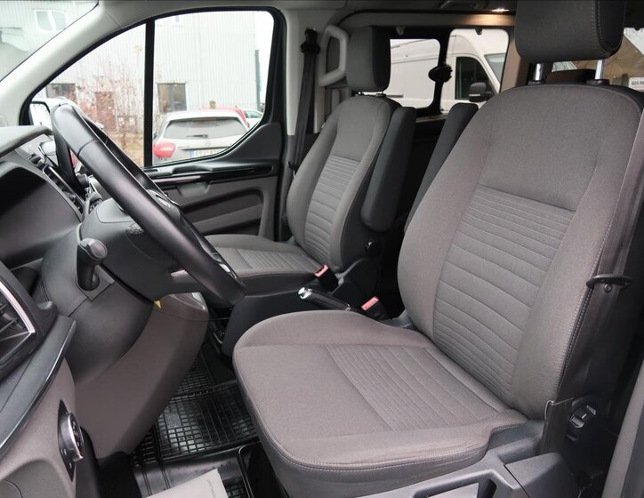 Ford Tourneo Custom MPV 2,0 l 96 kw