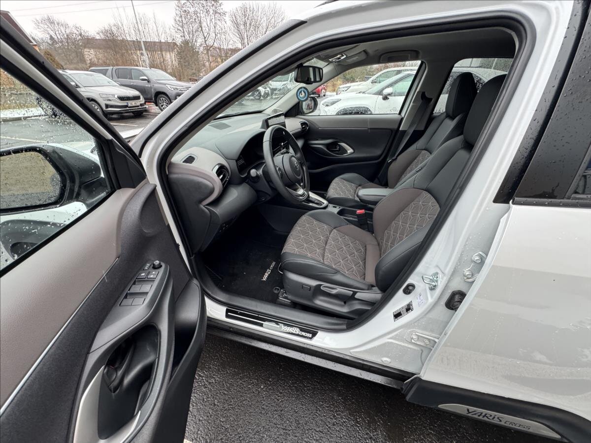 Toyota Yaris Cross SUV 1,5 l 68 kw