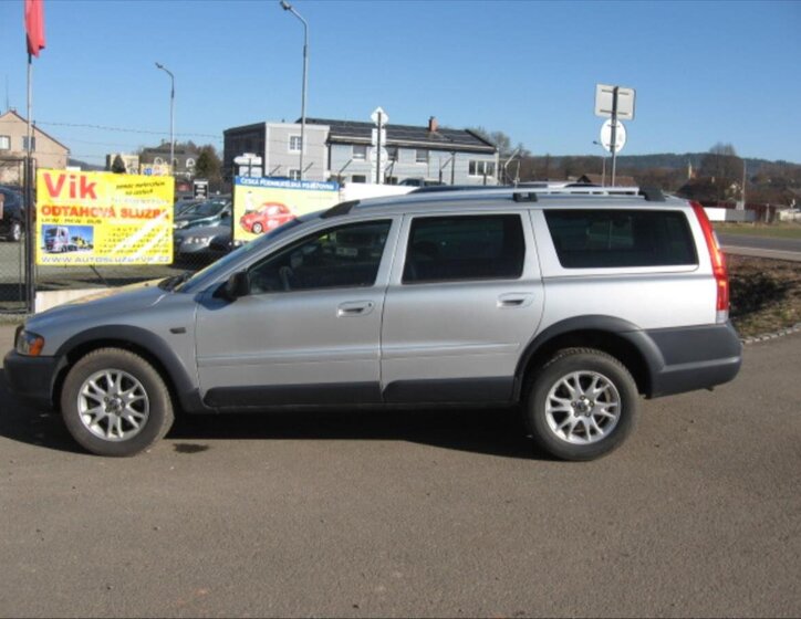 Volvo XC70 Kombi 2,4 l 120 kw