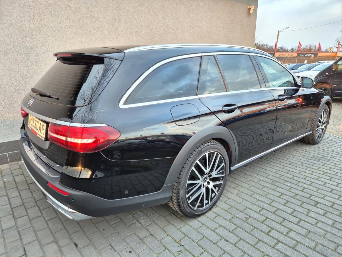 Mercedes-Benz Třídy E Kombi 2,9 l 243 kw