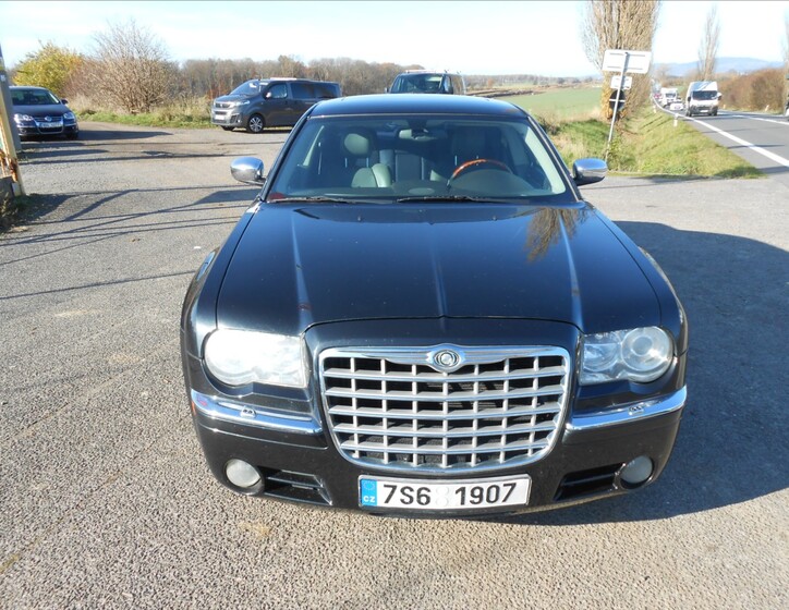 Chrysler 300C 3