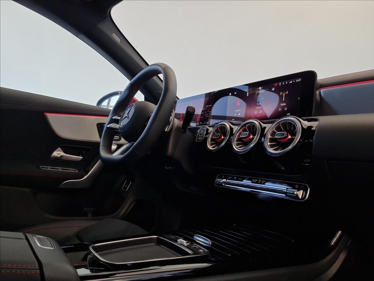 Mercedes-Benz CLA Kombi 1,3 l 120 kw