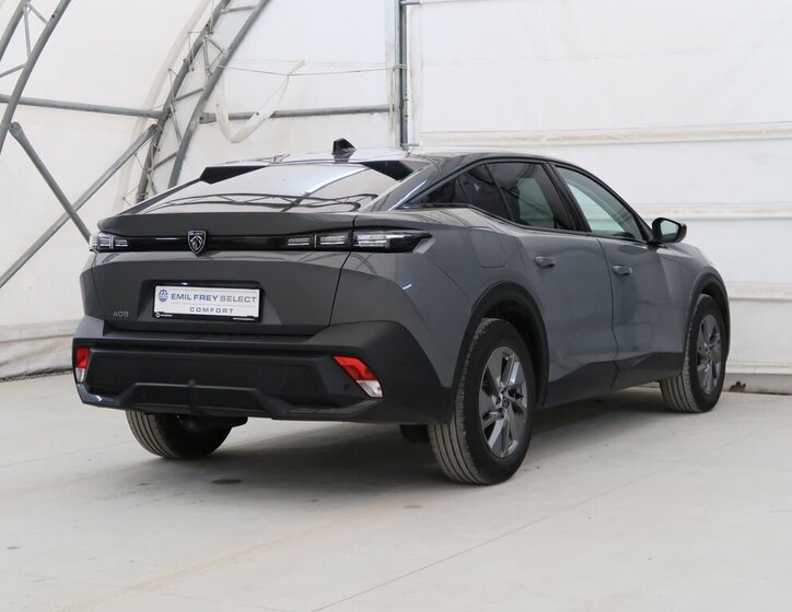 Peugeot 408 Liftback 1,2 l 96 kw