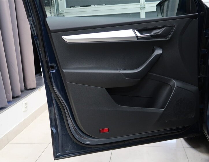 Škoda Karoq SUV / Terénní 1,5 l 110 kw