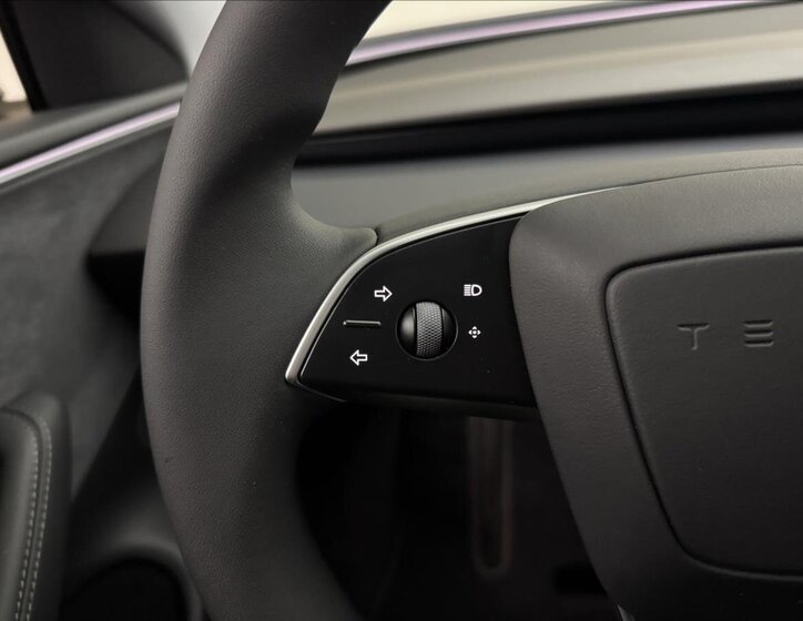 Tesla Model 3 Sedan 0,0 460 kw