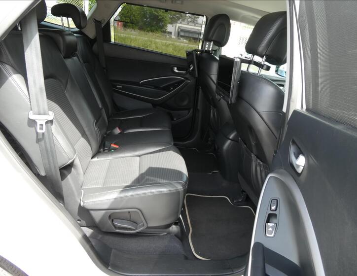 Hyundai Grand Santa Fe 31