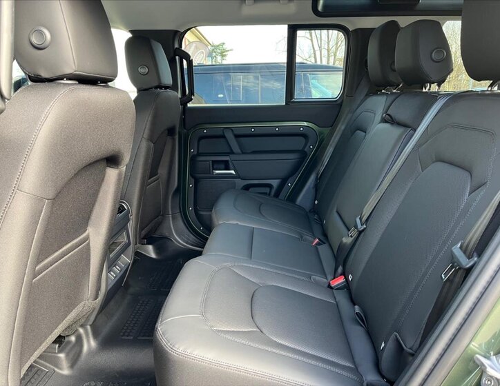 Land Rover Defender SUV 3,0 l 147 kw