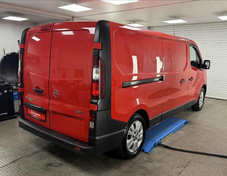 Opel Vivaro 6