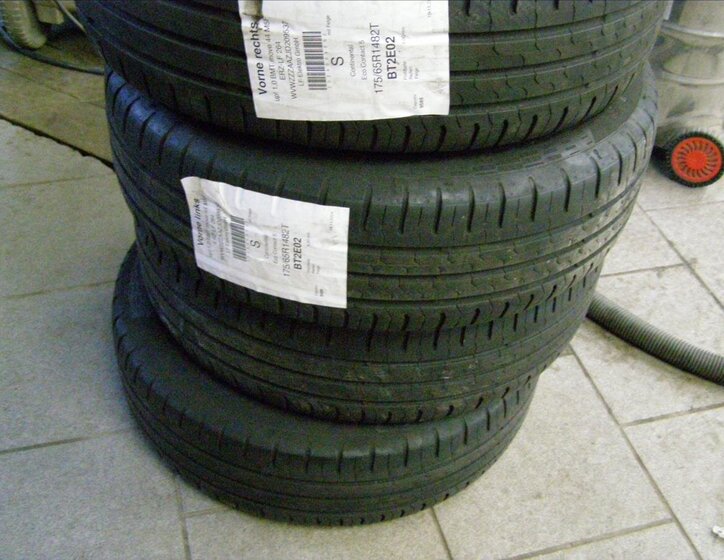 Volkswagen up! Hatchback 999,0 44 kw