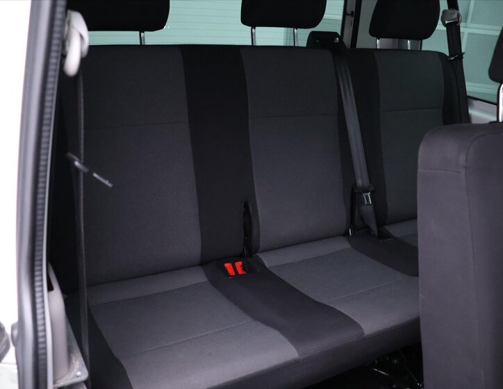 Volkswagen Transporter Kombi 2,0 l 110 kw