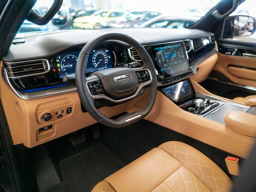 Jeep Grand Wagoneer SUV 6,4 l 351 kw