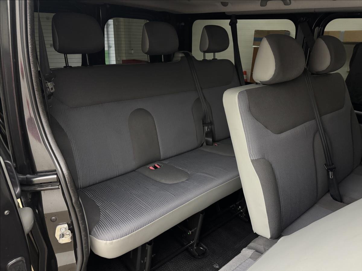 Opel Vivaro Kombi 2,5 l 107 kw