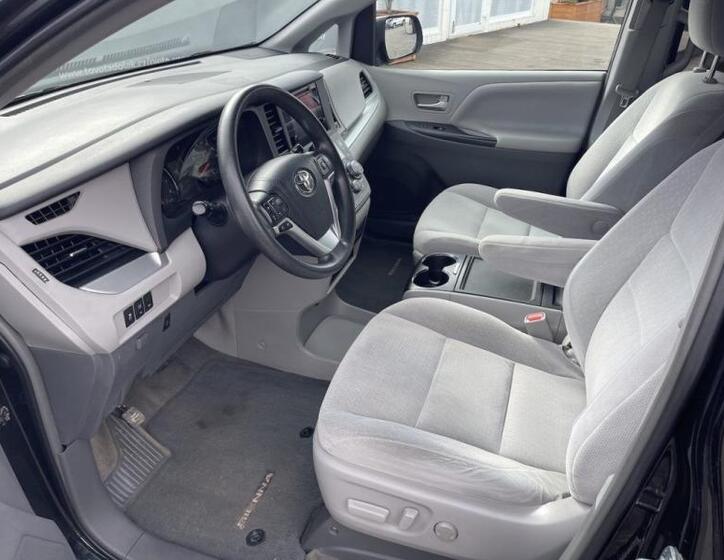 Toyota Sienna 17