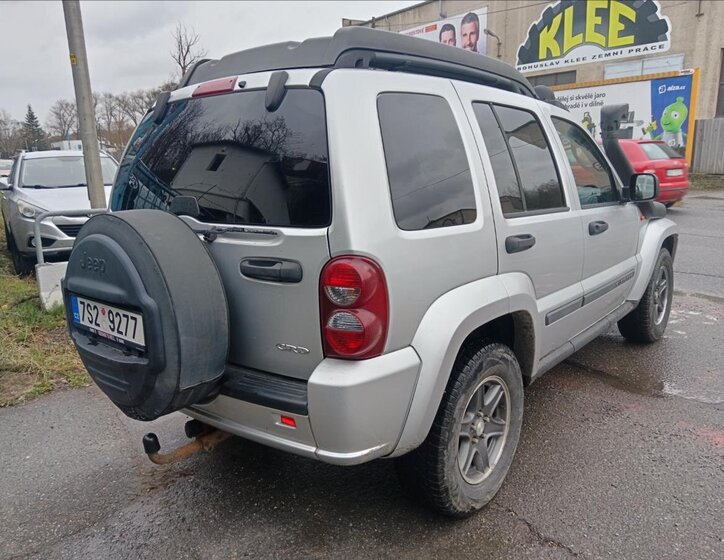 Jeep Cherokee Kombi 2,8 l 120 kw