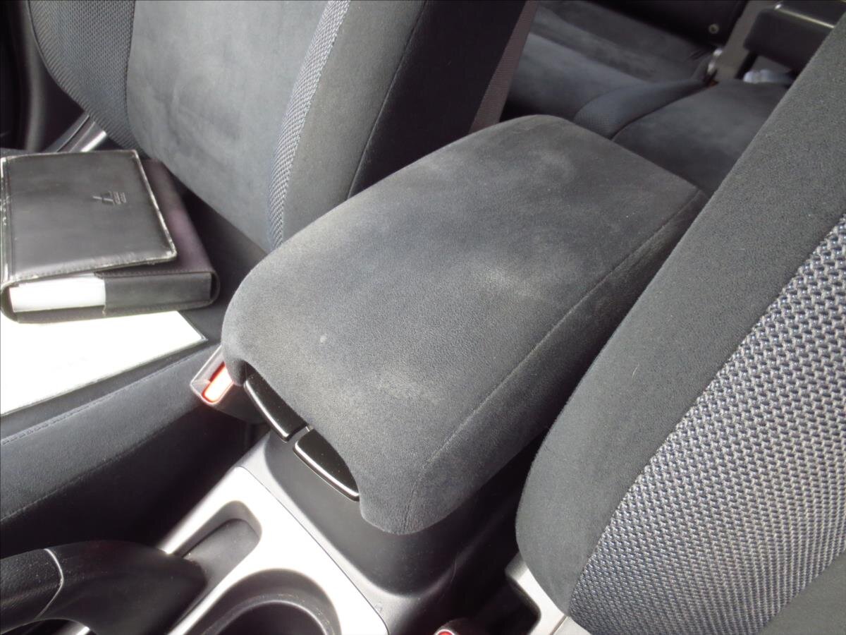 Mitsubishi Outlander SUV / Terénní 2,4 l 125 kw