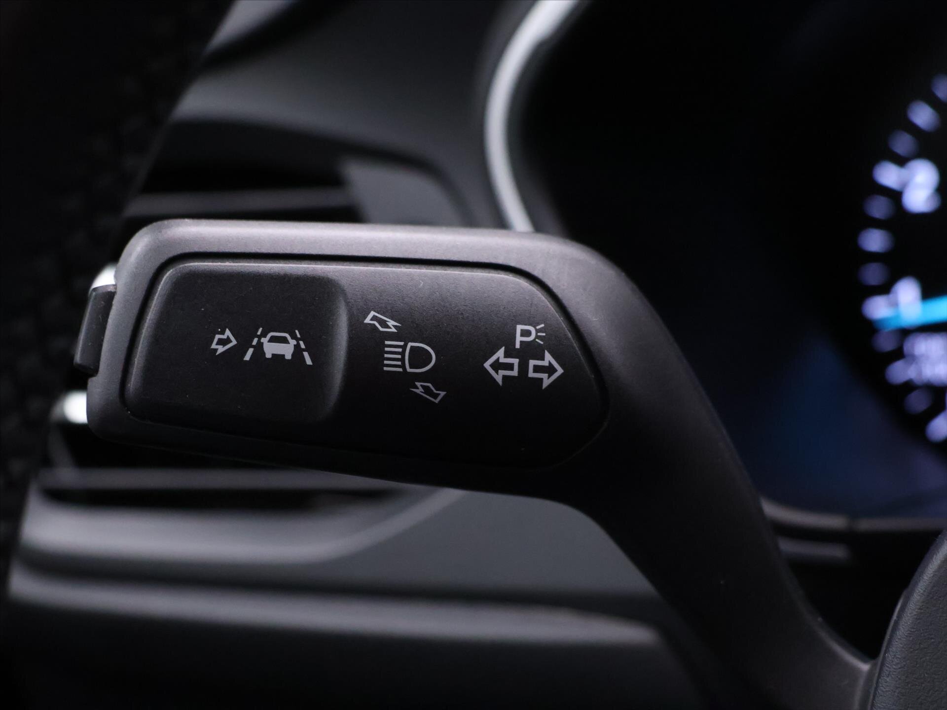 Ford Focus Kombi 999,0 92 kw