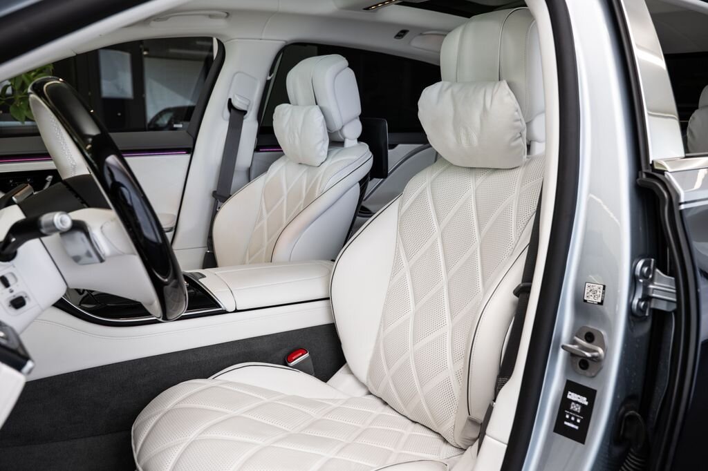 Mercedes-Benz Ostatní Sedan / Limuzína 6,0 l 450 kw