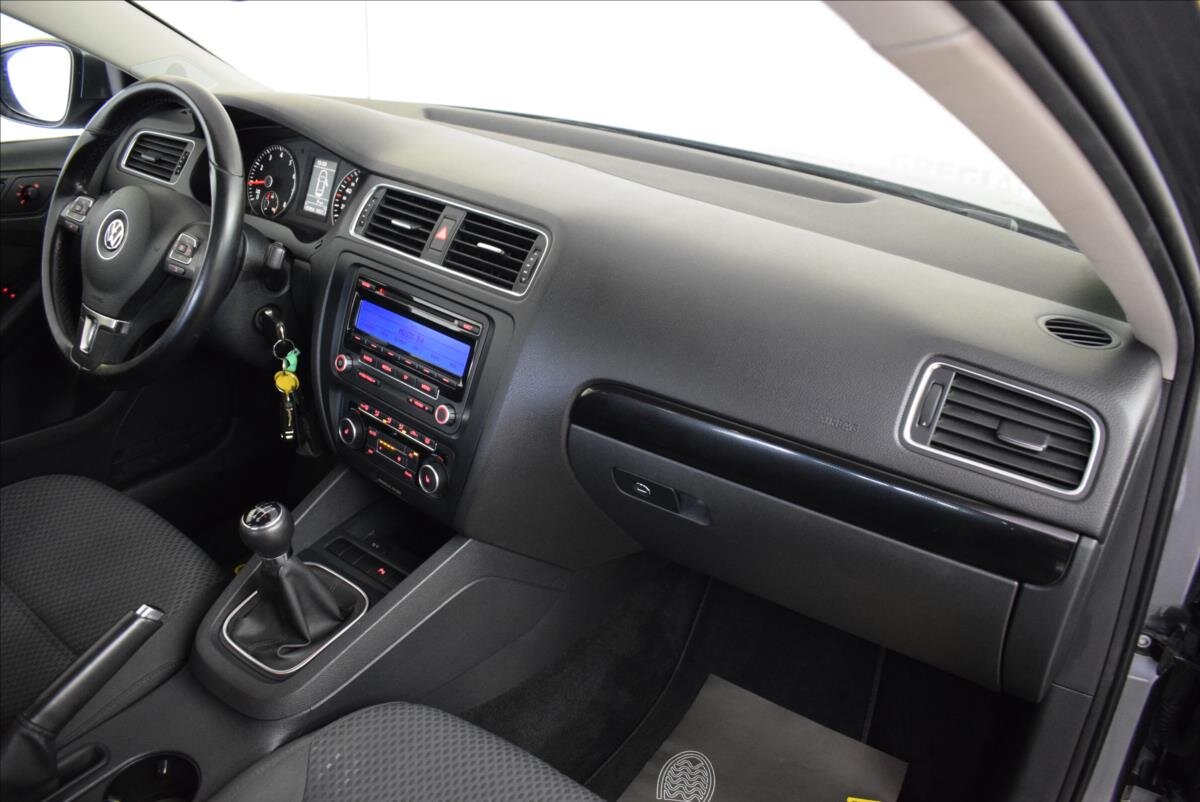 Volkswagen Jetta Sedan 1,2 l 77 kw