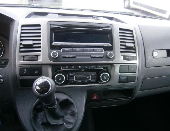 Volkswagen Multivan 14