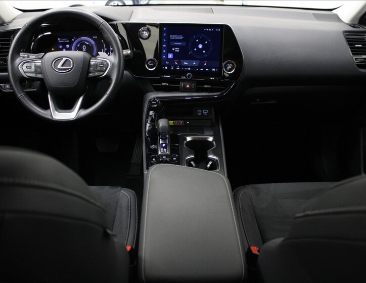 Lexus NX 350h SUV / Terénní 2,5 l 179 kw