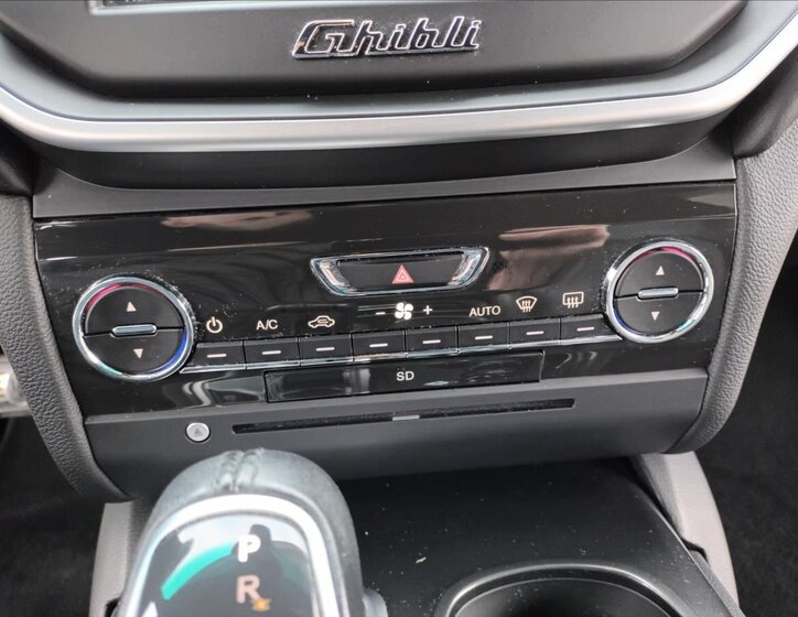 Maserati Ghibli Sedan 3,0 l 243 kw