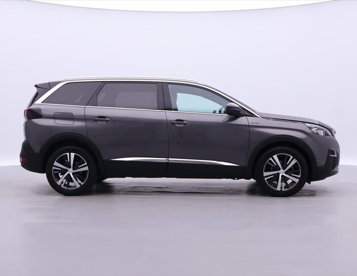 Peugeot 5008 8