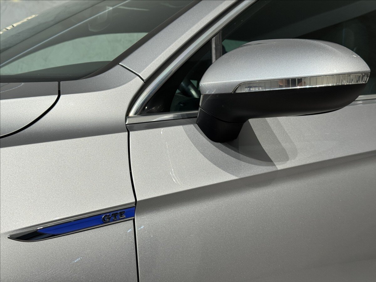 Volkswagen Passat Kombi 1,4 l 160 kw