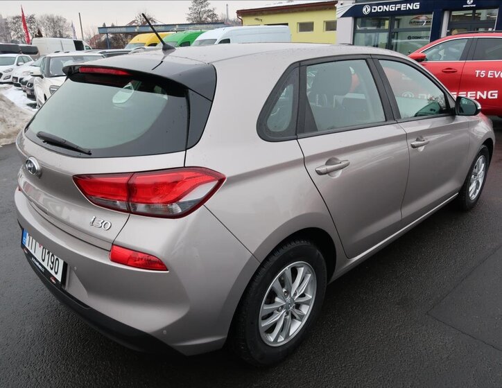 Hyundai i30 Hatchback 998,0 88 kw