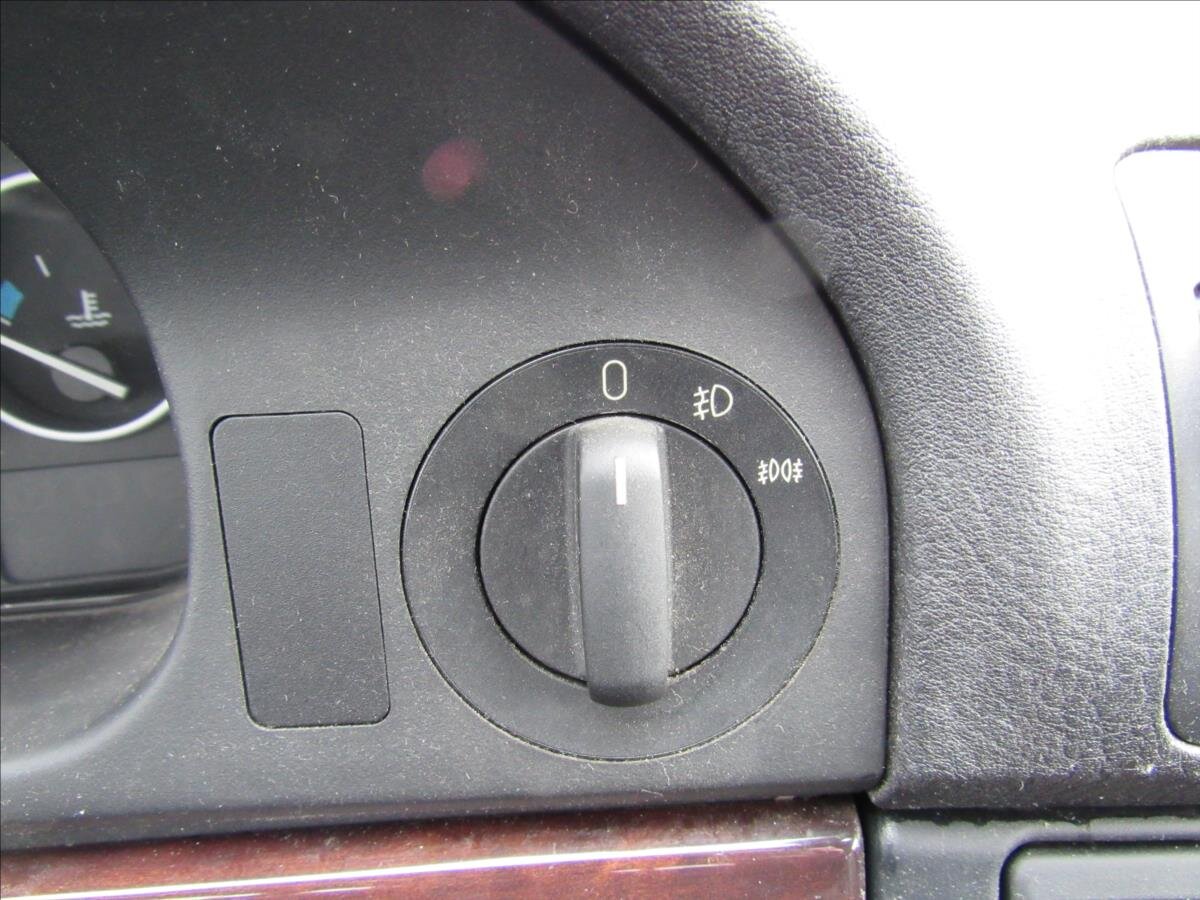 BMW Řada 5 Sedan / Limuzína 2,5 l 141 kw