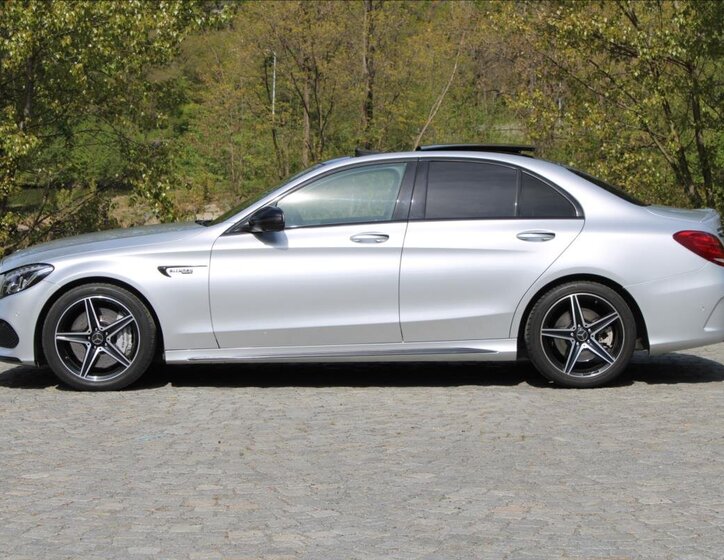 Mercedes-Benz Třídy C Sedan / Limuzína 3,0 l 270 kw