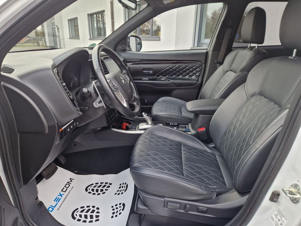 Mitsubishi Outlander SUV / Terénní 2,4 l 165 kw