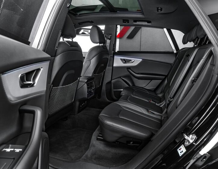 Audi Q8 SUV / Terénní 3,0 l 210 kw