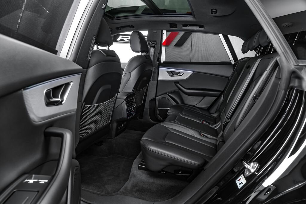 Audi Q8 SUV / Terénní 3,0 l 210 kw