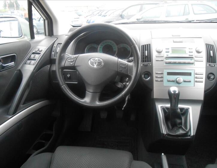 Toyota Corolla Verso 13