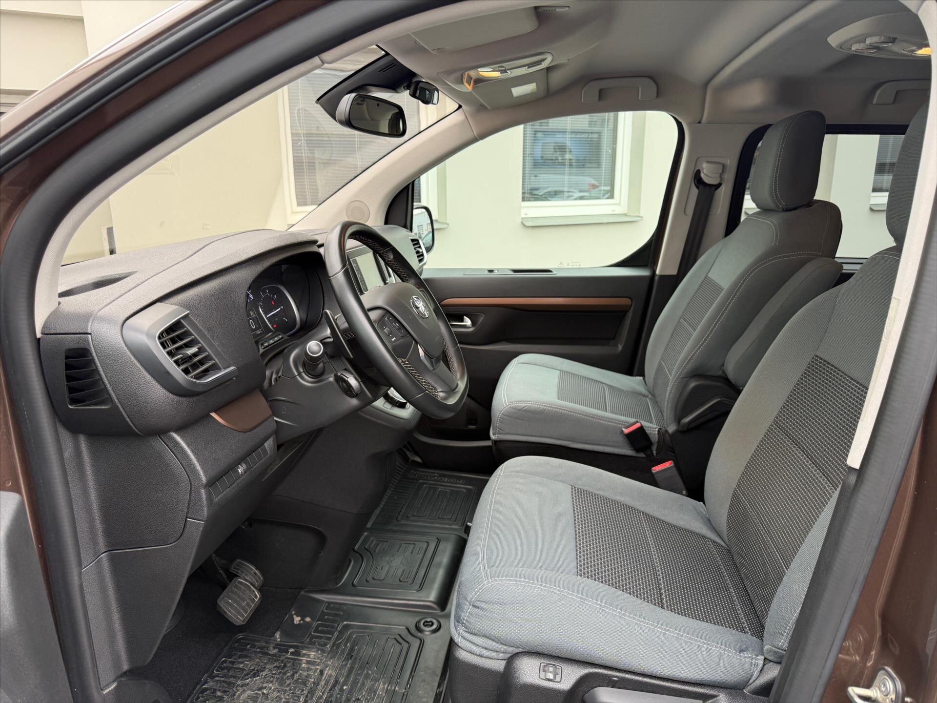 Toyota ProAce VAN-Minibus 2,0 l 130 kw